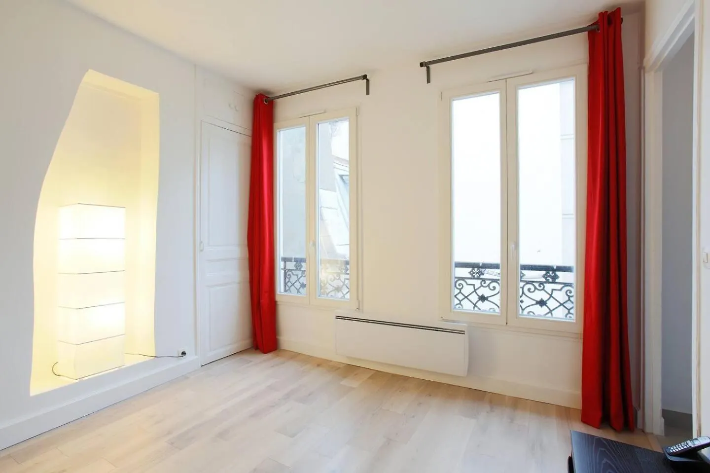 Lovely Apartment In Heart Of Paris 10 Min Walk To Louvre contacts